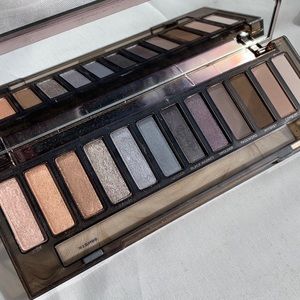 🖤Urban Decay Naked Smoky Palette